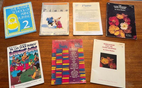 LOT of Books: BEGINNER PIANO AND GUITAR MUSIC AND LESSONS