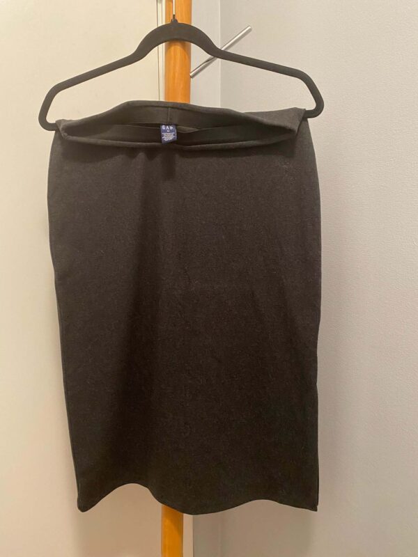 Gray Elastic-Waist, Calf Length Pencil Skirt by Gap Size Medium - Image 2