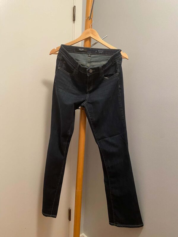 Simply Vera Wang Size 8 Boot Cut Mid Rise jeans - Image 2