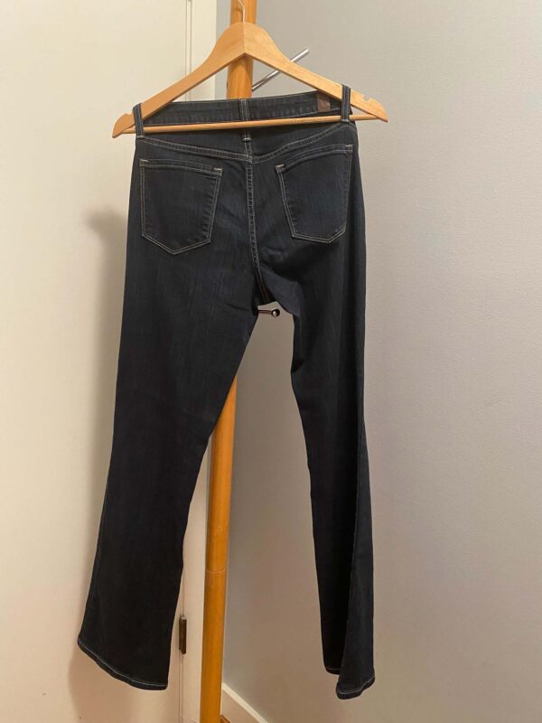 Simply Vera Wang Size 8 Boot Cut Mid Rise jeans - Image 4