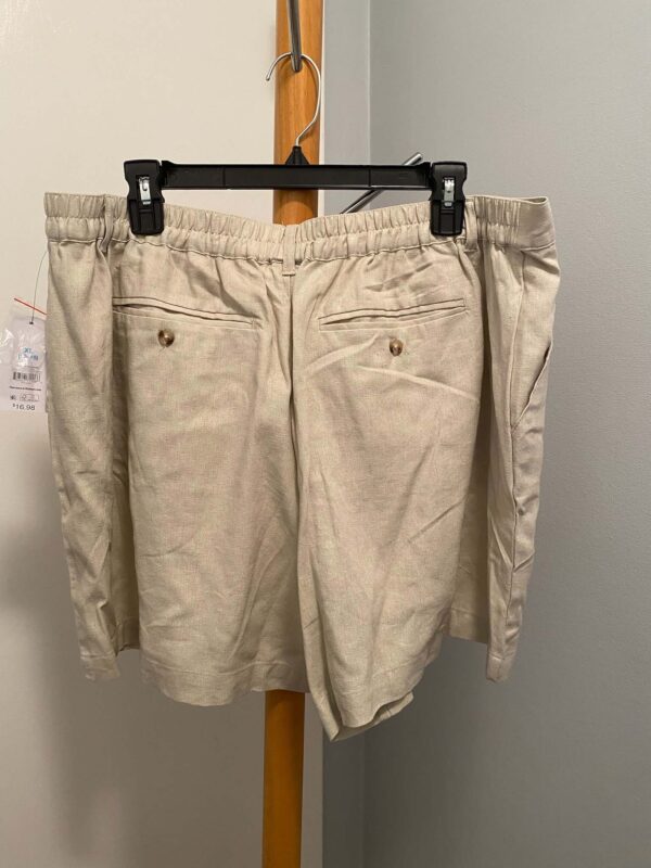 Time and Tru Beige Shorts Size XL - Image 3