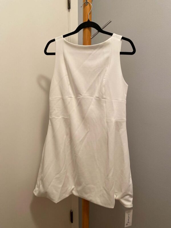 White Boat Neck Sleeveless Dress Size XL