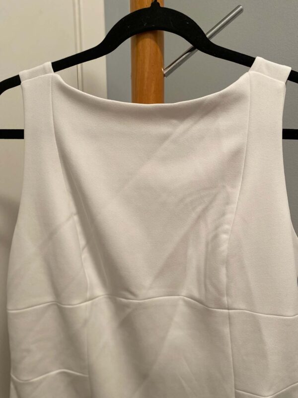 White Boat Neck Sleeveless Dress Size XL - Image 3